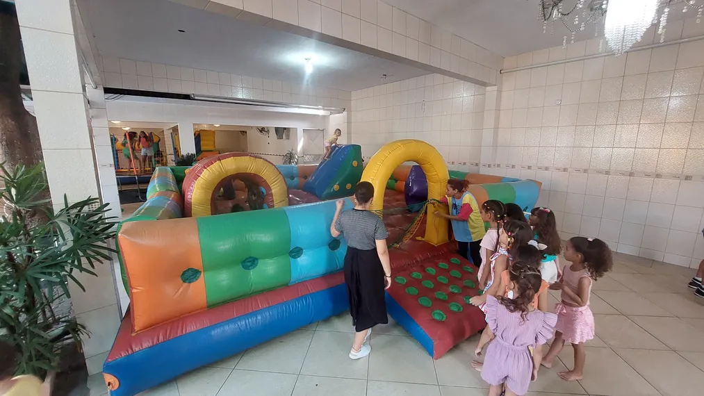 Semana das crianças nas escolas tem 'cabelo maluco' e outras trends