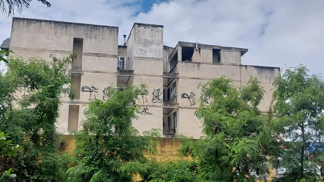 Constantes atos de vandalismo geram revolta a moradores no Alcântara; Vídeo