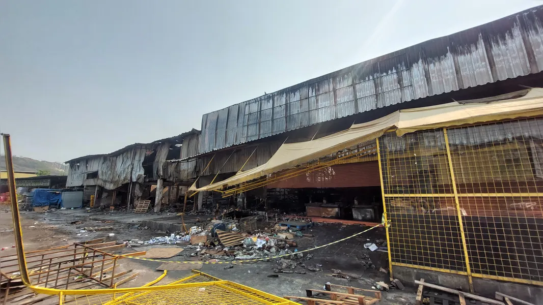 Dez dias após incêndio, comerciantes do Ceasa ainda sofrem as consequências da destruição