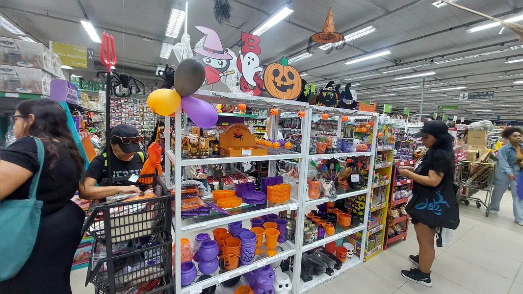 Dia das crianças, Halloween, Natal: lojas trazem mistura de opções para as mais diversas comemorações