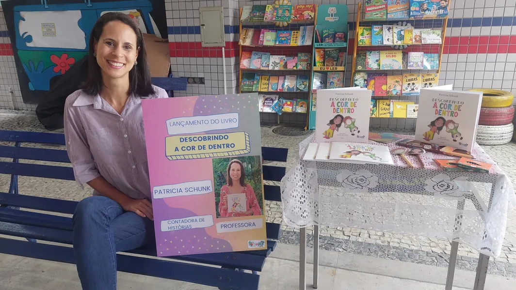 Feira de livros visita semana literária do Colégio Dom Hélder Câmara