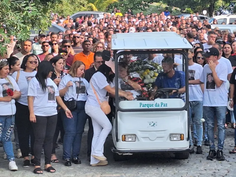 Jovem morto por disparo  em ação da PM em SG é sepultado