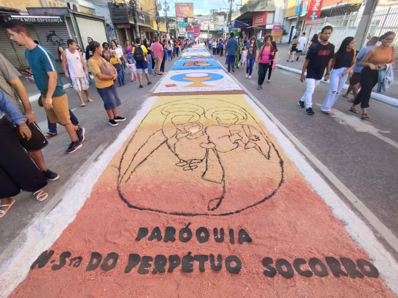 Missa de Corpus Christi reúne milhares de devotos em São Gonçalo