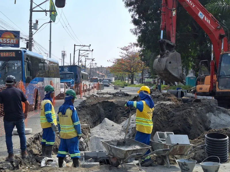 Obras do MUVI: Novo corredor viário segue provocando alterações no trânsito em diversos pontos da cidade; Vídeos