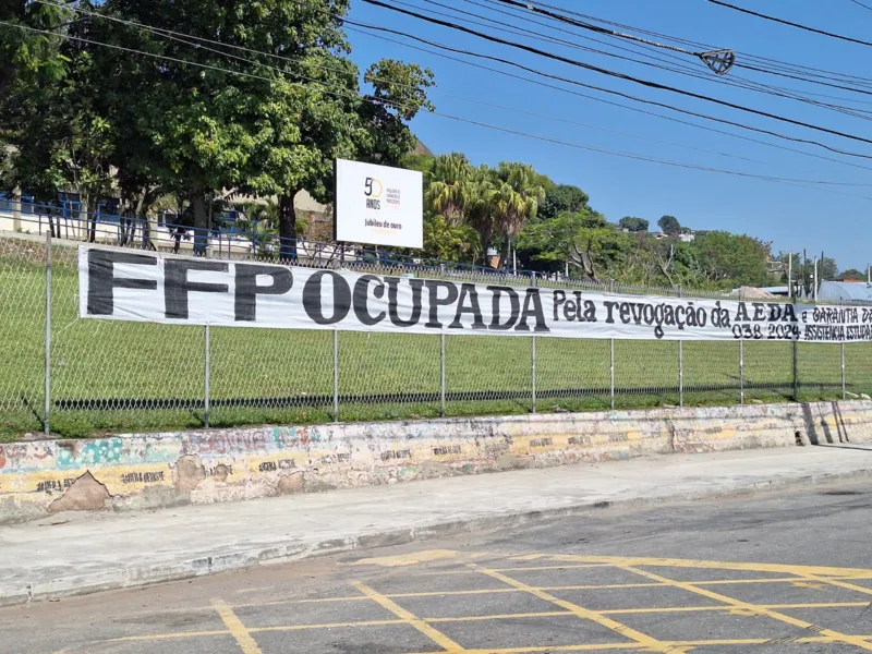 Ocupação UERJ : Reitoria suspende atividades após confusão no Campus Maracanã