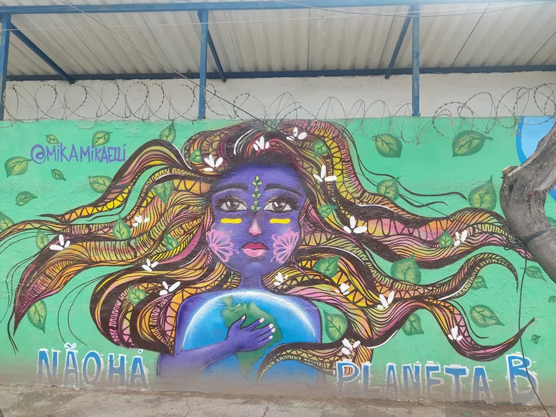 Projeto 'Arte Sustentável e o Meio Ambiente' leva oficinas de grafite e para escola em São Gonçalo