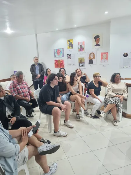 Tarde Cultural: evento promove encontro entre as artes plásticas e a literatura em Niterói