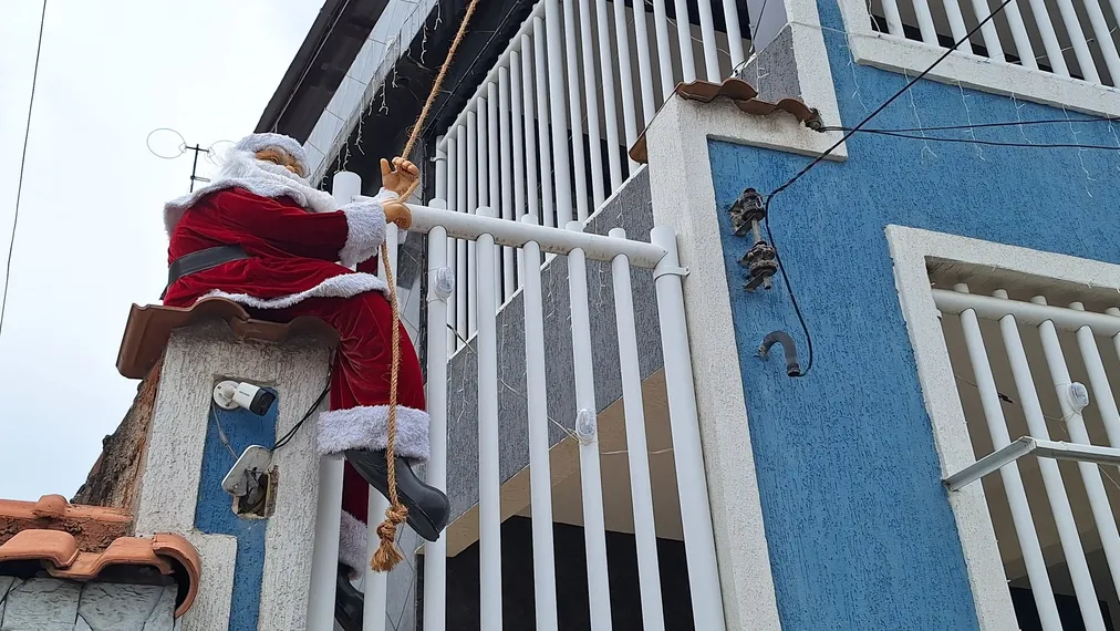 A tradição continua! Casa com decoração natalina segue encantando moradores do Boa Vista, em São Gonçalo; Vídeo