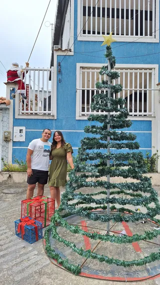 A tradição continua! Casa com decoração natalina segue encantando moradores do Boa Vista, em São Gonçalo; Vídeo