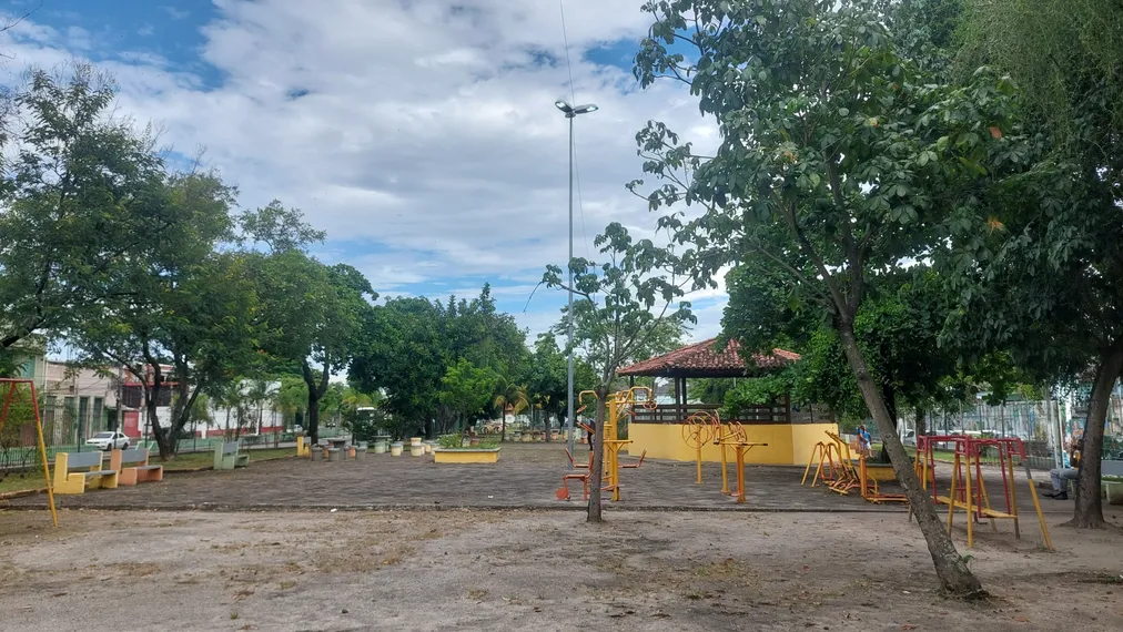 Abandono da Praça do Barreto, em Niterói, causa receio e insatisfação aos moradores