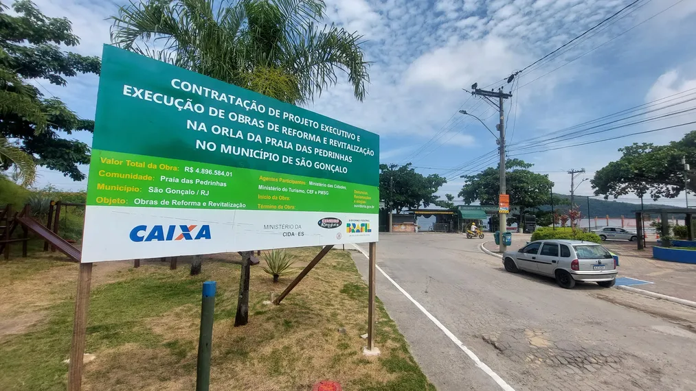 Obra de revitalização na orla da Praia das Pedrinhas segue a todo vapor em São Gonçalo