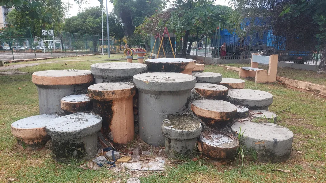 Abandono da Praça do Barreto, em Niterói, causa receio e insatisfação aos moradores