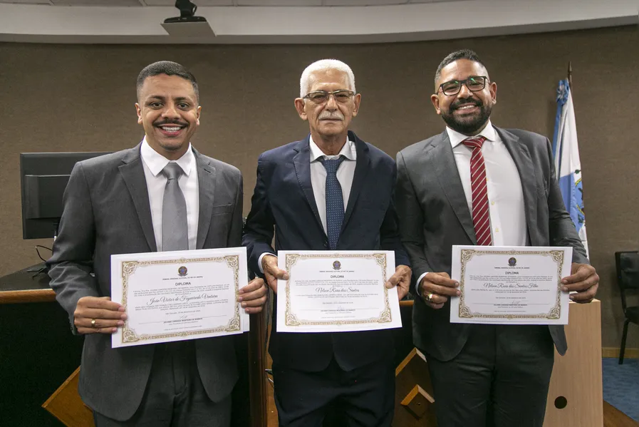 Capitão Nelson, vice e vereadores são diplomados pelo TRE em São Gonçalo