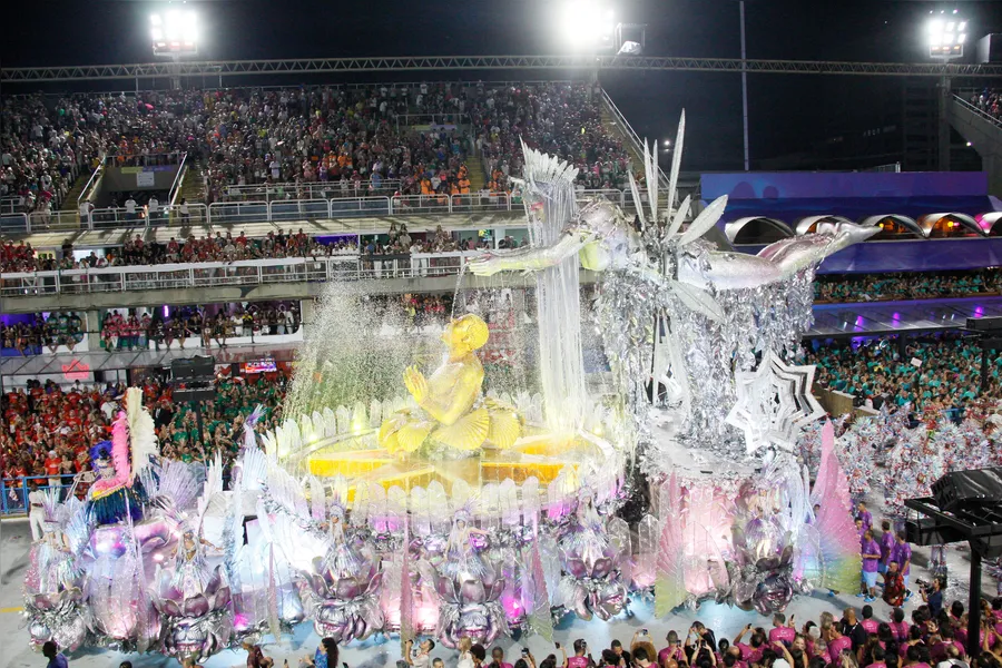 Fotos - Veja o desfile da Unidos do Viradouro