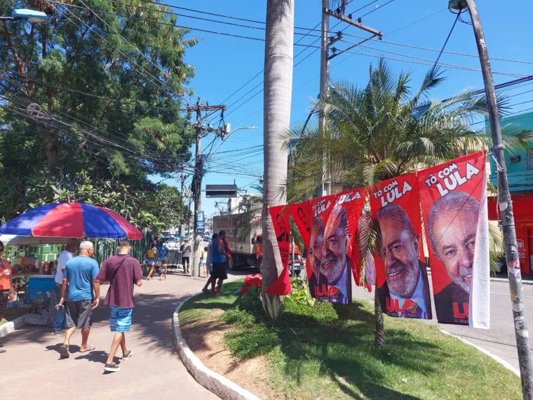 Lula visita São Gonçalo e reúne multidão no Zé Garoto