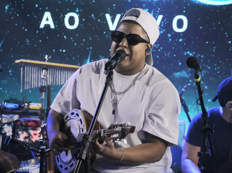 Caju pra Baixo celebra sucesso e 10 anos de carreira: "Só temos a agradecer por esse momento"