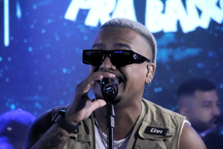 Caju pra Baixo celebra sucesso e 10 anos de carreira: "Só temos a agradecer por esse momento"