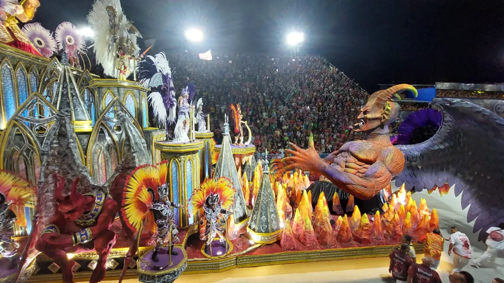 Salgueiro sonha com Paraíso, mas dificuldades no desfile infernizam escola