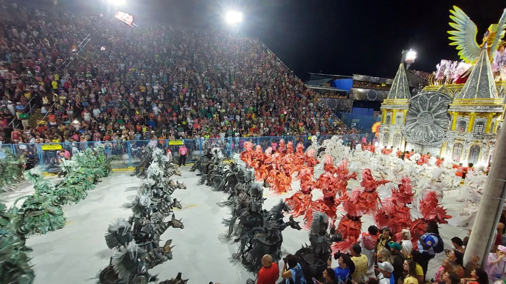 Salgueiro sonha com Paraíso, mas dificuldades no desfile infernizam escola