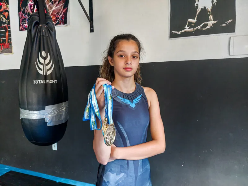 Atletas do Rio do Ouro se preparam para enfrentar torneio de wrestling na Paraíba