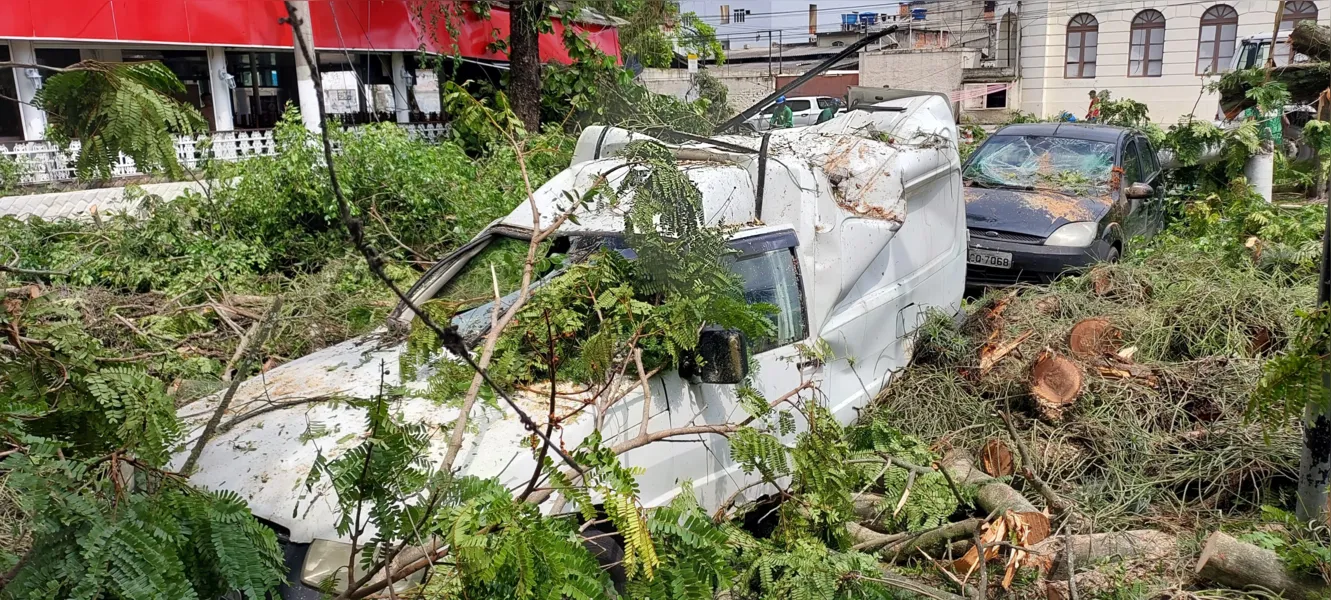 O dia seguinte ao caos: Niterói amanhece revirada após tempestade