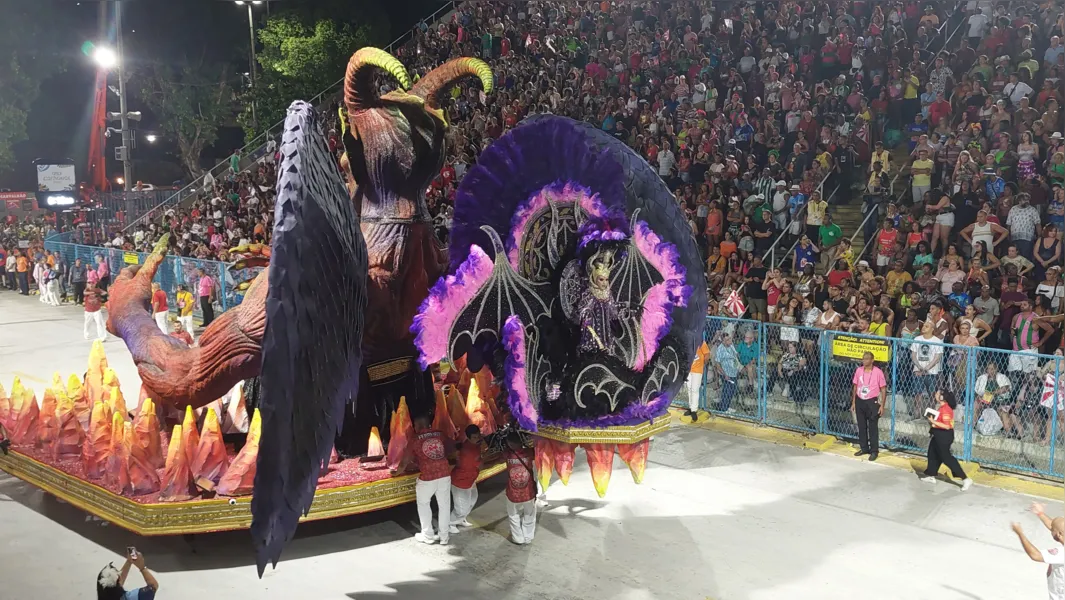 Salgueiro sonha com Paraíso, mas dificuldades no desfile infernizam escola