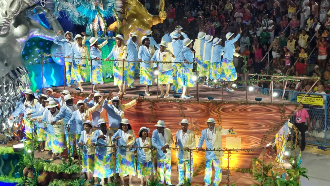 Tijuca banha Sapucaí com as águas da Baía de Todos os Santos