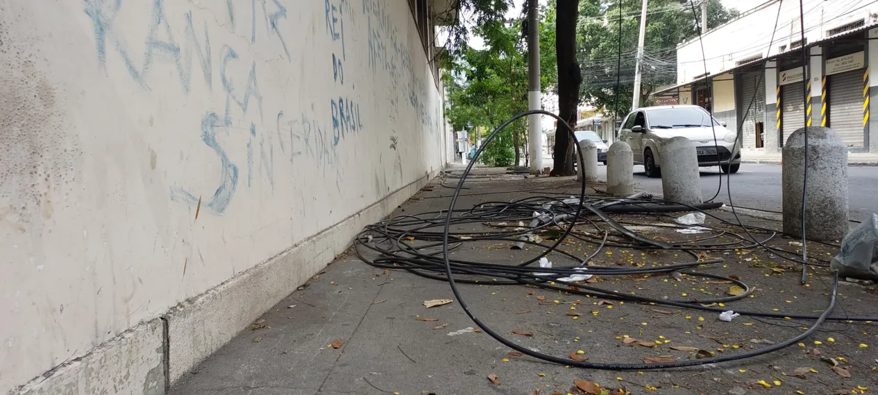 Ano novo, problema antigo: cabos são alvos contínuos de furtos no Centro de Niterói