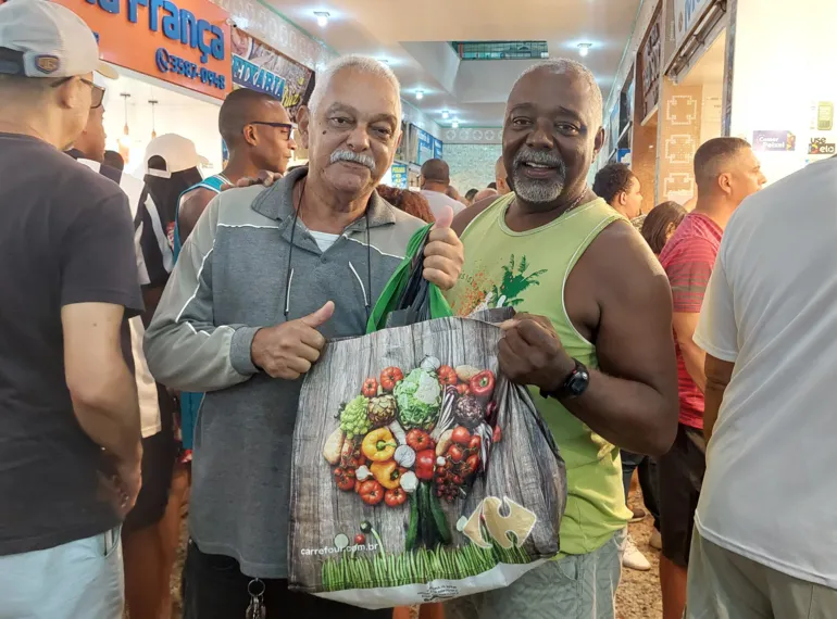 Mercado São Pedro tem grande movimento nesta Sexta-feira Santa