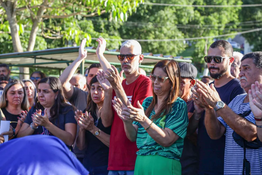 Corpo do vereador Cici Maldonado é sepultado em São Gonçalo