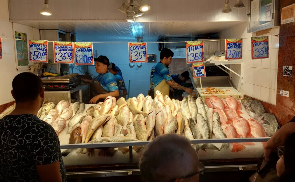 Mercado São Pedro tem grande movimento nesta Sexta-feira Santa