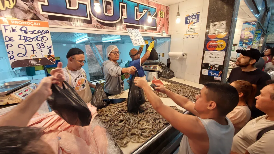 Mercado São Pedro tem grande movimento nesta Sexta-feira Santa