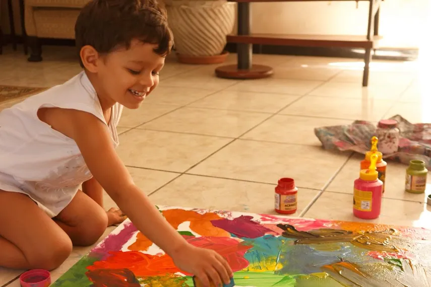 Artista mirim da Paraíba vai expor no Museu do Louvre, em Paris