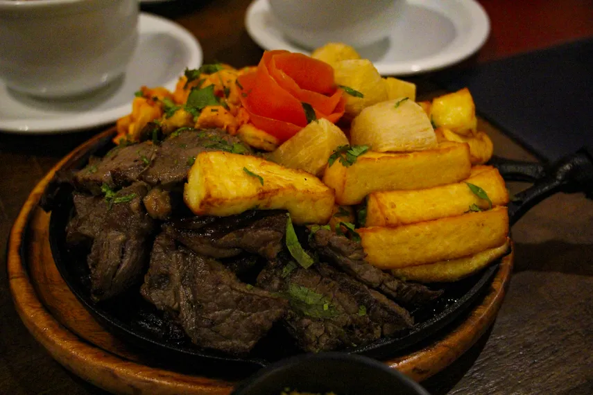 Comida que conecta | Sabores arretados em terras niteroienses: conheça o 'Dos Sertões'