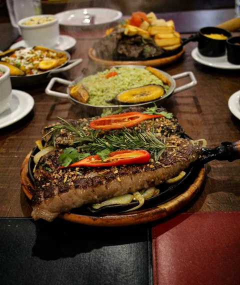 Comida que conecta | Sabores arretados em terras niteroienses: conheça o 'Dos Sertões'