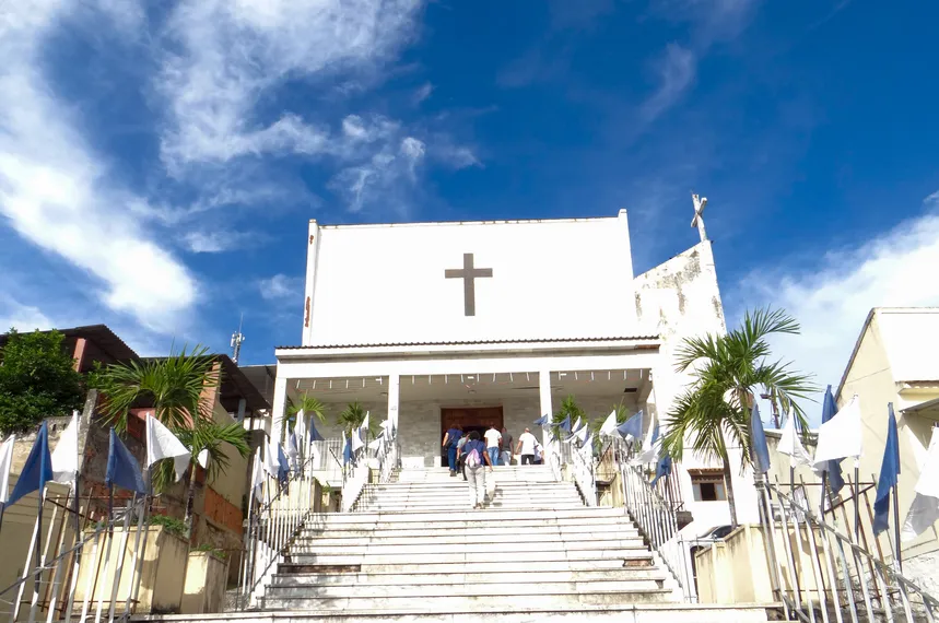 Dia de Nossa Senhora de Fátima: Fiéis manifestam gratidão em paróquia de São Gonçalo