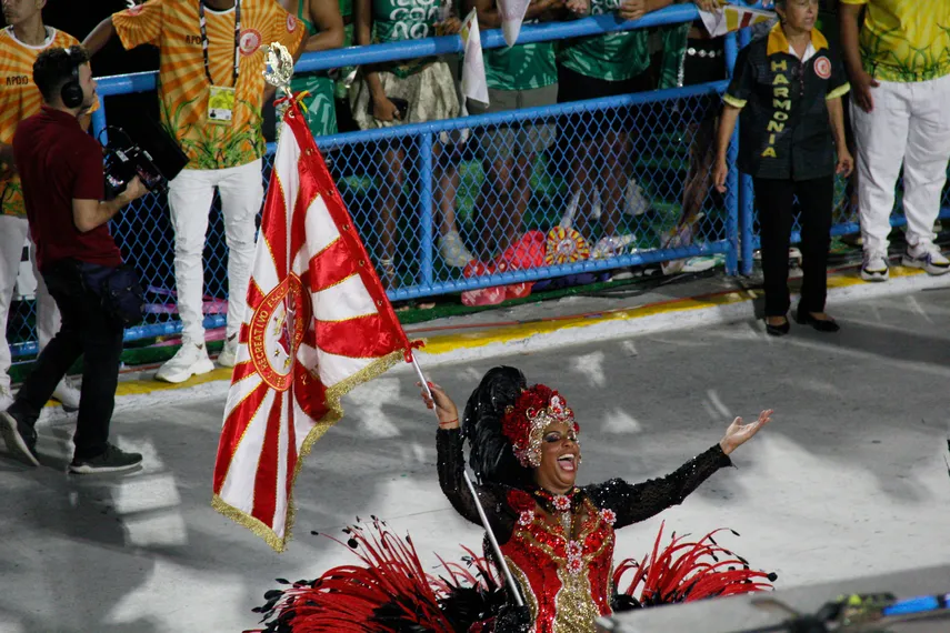 Fotos - Veja o desfile da União de Maricá na madrugada desta sábado