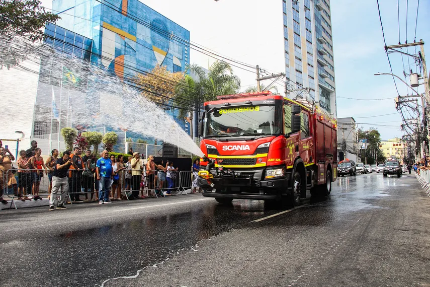 Galeria de fotos: Confira em detalhes o desfile pelos 135 anos de São Gonçalo