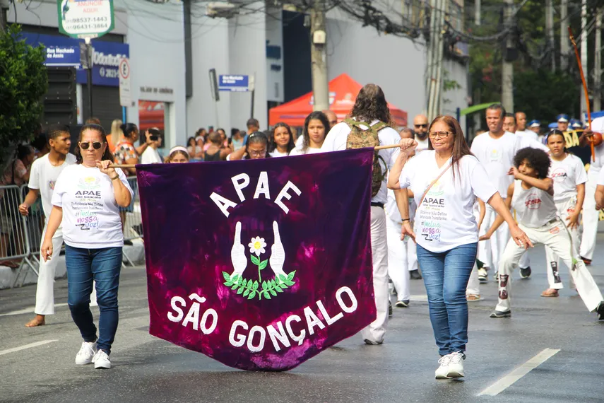 Galeria de fotos: Confira em detalhes o desfile pelos 135 anos de São Gonçalo