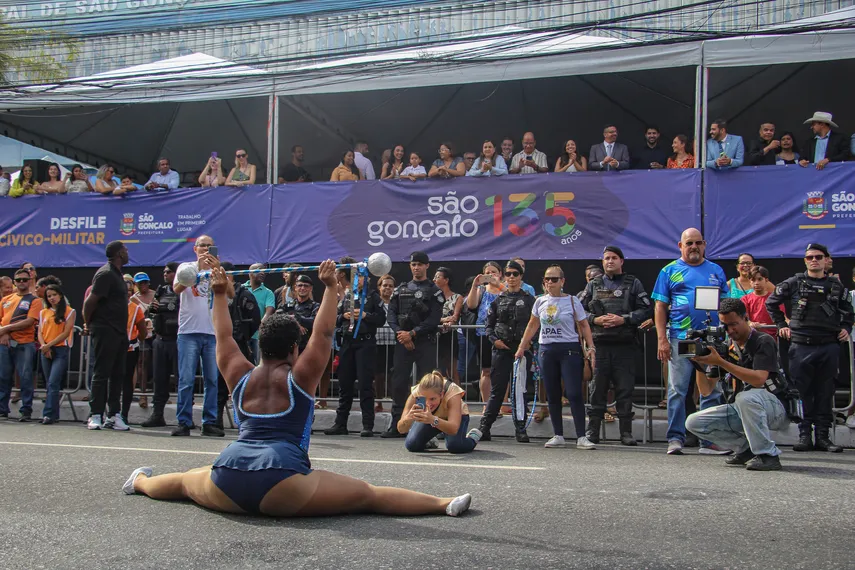 Galeria de fotos: Confira em detalhes o desfile pelos 135 anos de São Gonçalo