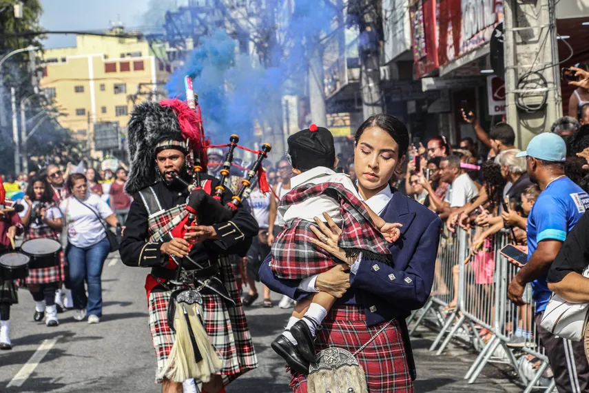 Galeria de fotos: Confira em detalhes o desfile pelos 135 anos de São Gonçalo