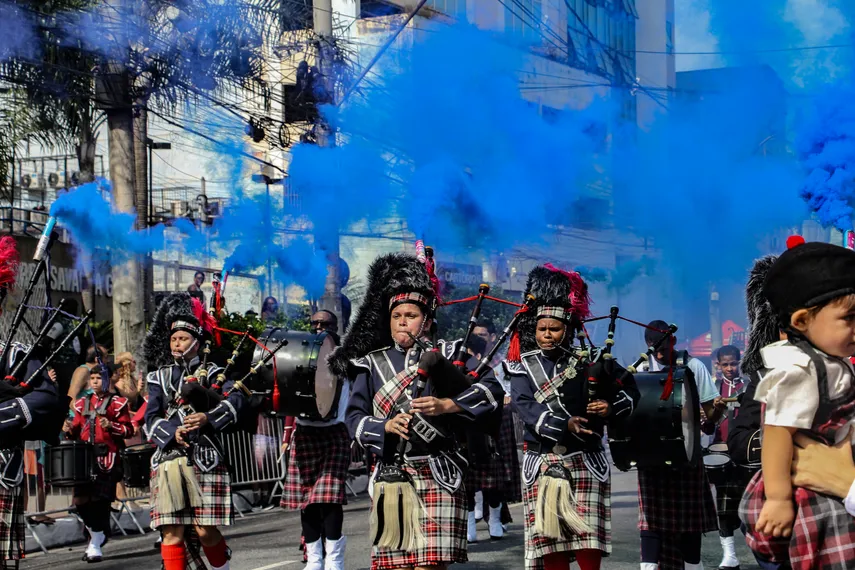 Galeria de fotos: Confira em detalhes o desfile pelos 135 anos de São Gonçalo