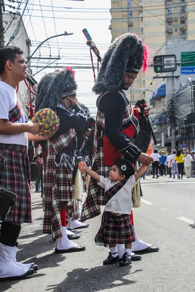 Galeria de fotos: Confira em detalhes o desfile pelos 135 anos de São Gonçalo
