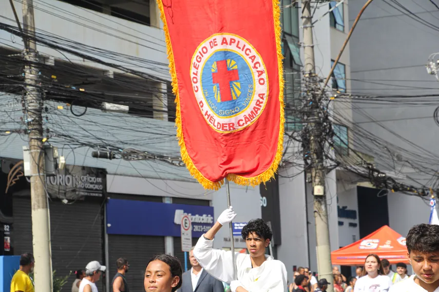 Galeria de fotos: Confira em detalhes o desfile pelos 135 anos de São Gonçalo