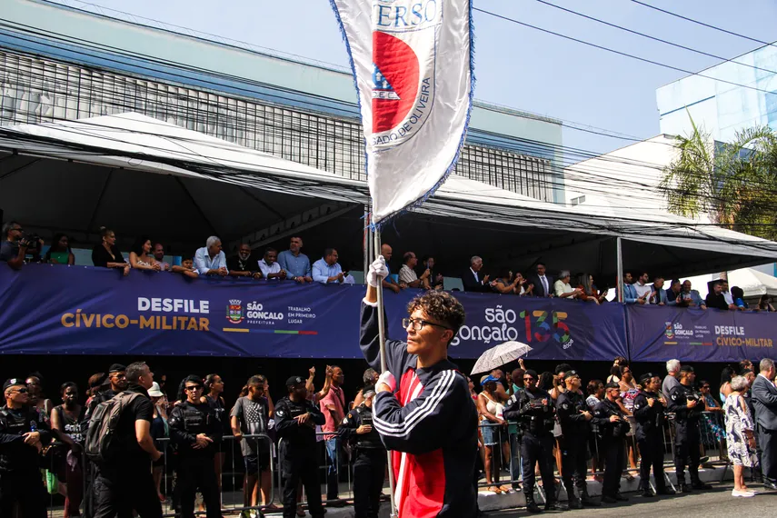 Galeria de fotos: Confira em detalhes o desfile pelos 135 anos de São Gonçalo