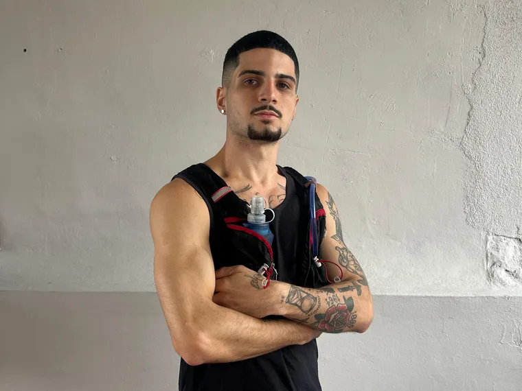 Motivação e combate à ansiedade: gonçalense "viraliza" com vídeos motivacionais de corridas pelas ruas da cidade