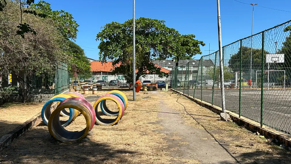 OSG faz por você: após reportagem, prefeitura inicia limpeza da Praça do Barreto