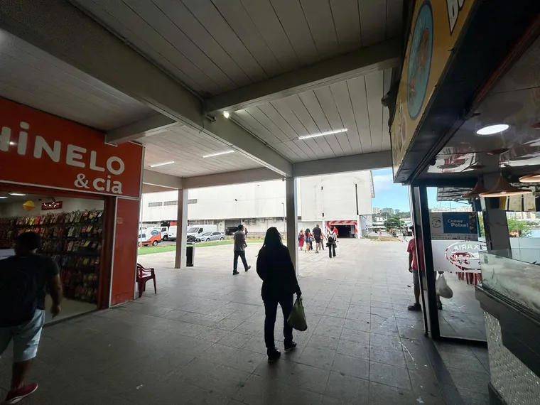 Passagem entre o Bay Market e Terminal de Niterói é reaberta sem a presença das antigas lojas