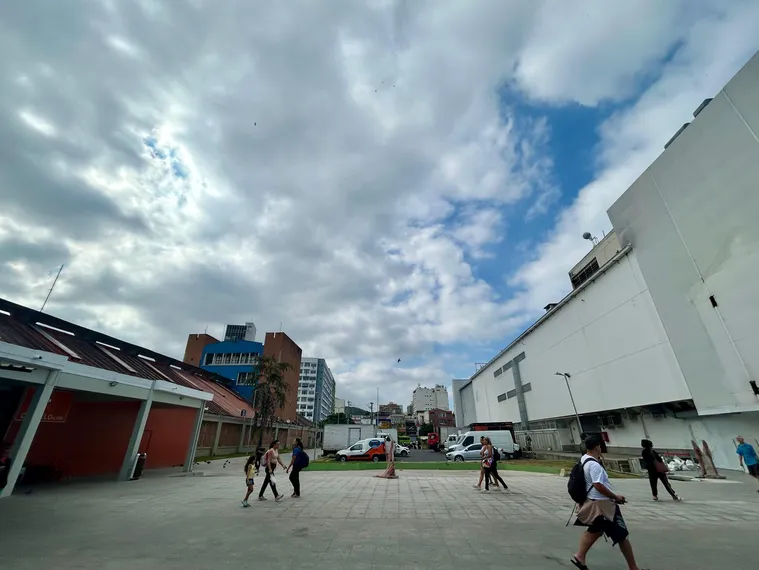 Passagem entre o Bay Market e Terminal de Niterói é reaberta sem a presença das antigas lojas