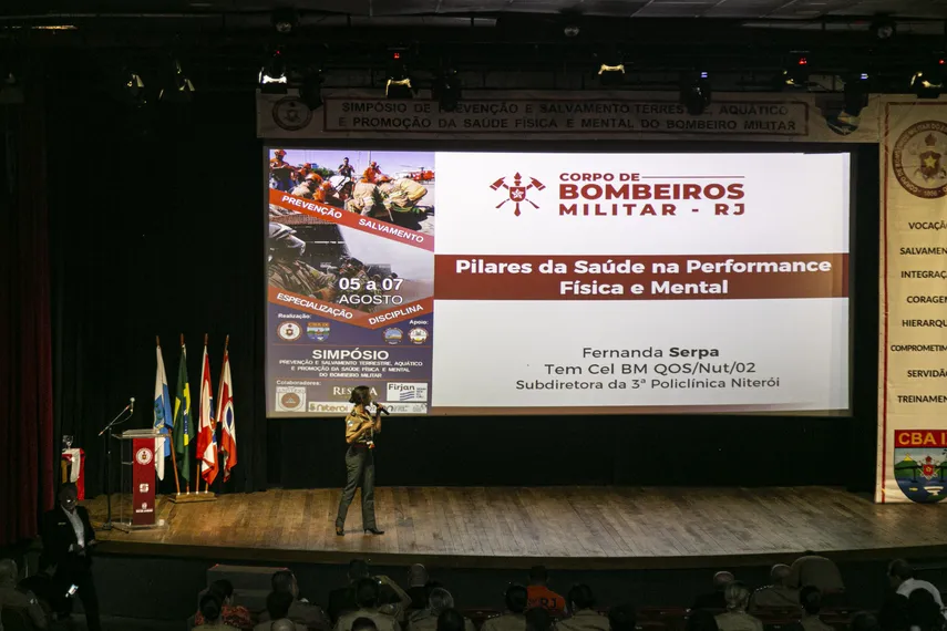 Primeiro dia de Simpósio promovido pelo Corpo de Bombeiros, com apoio da Universo, aborda temas sobre saúde física e mental